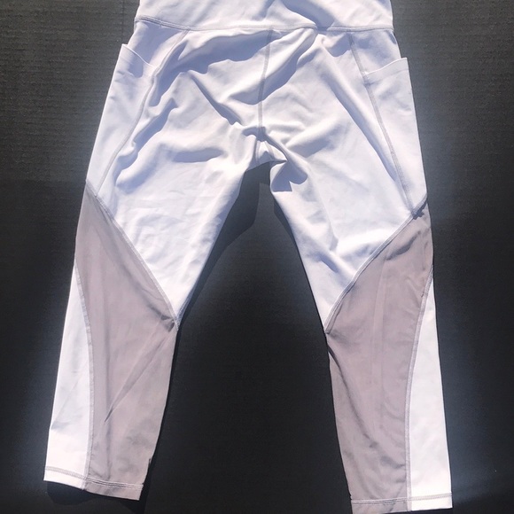 Athleta White & Tan Capri/Crop Leggings - Picture 12 of 13